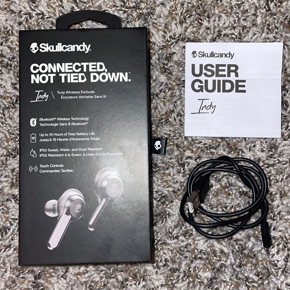 Skullcandy Indy Truly Wireless Earbuds with Charging Case and original packaging